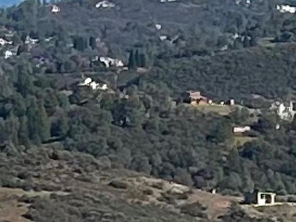 4th image of Acres 10 Hillside Dr