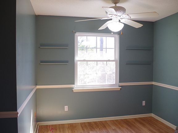 Kitchen breakfast area