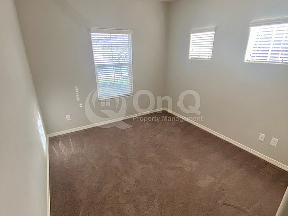 5th image of 501 W Honey Locust Ave