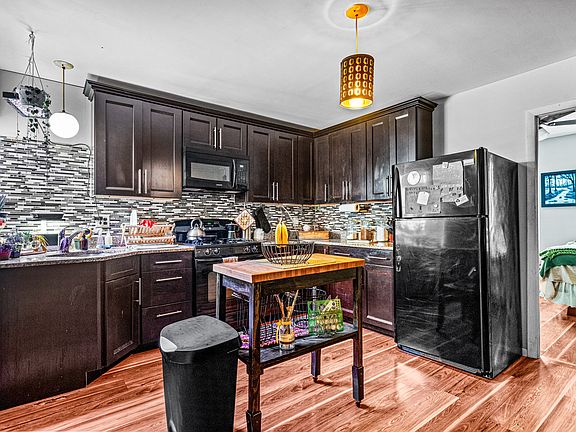 5th image of 1703 S 13th St Floor 3