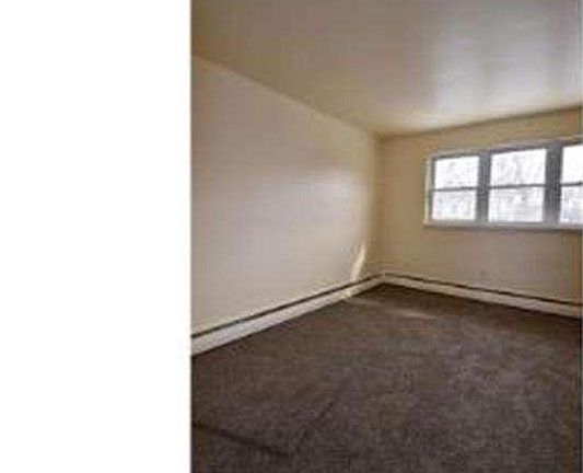2nd image of 907 Andrews Ave