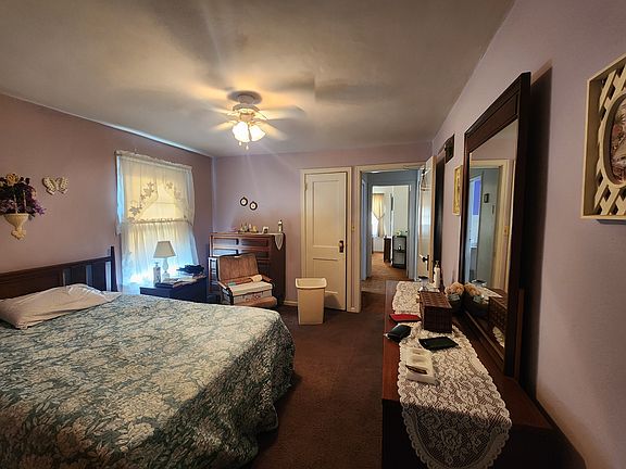 5th image of 410 Pearl St