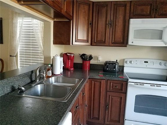 4th image of 4385 Creekside Blvd