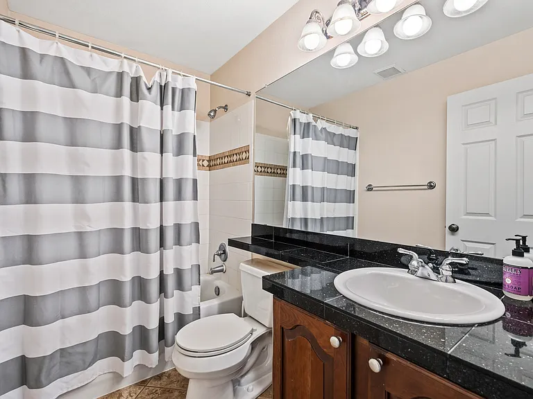 52801 Foxborough Ct — Photo 32