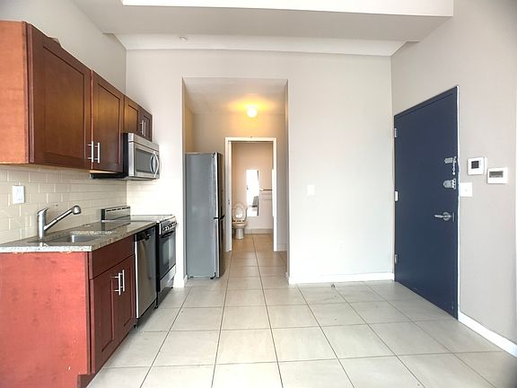 5th image of 2147 2nd Ave #B9