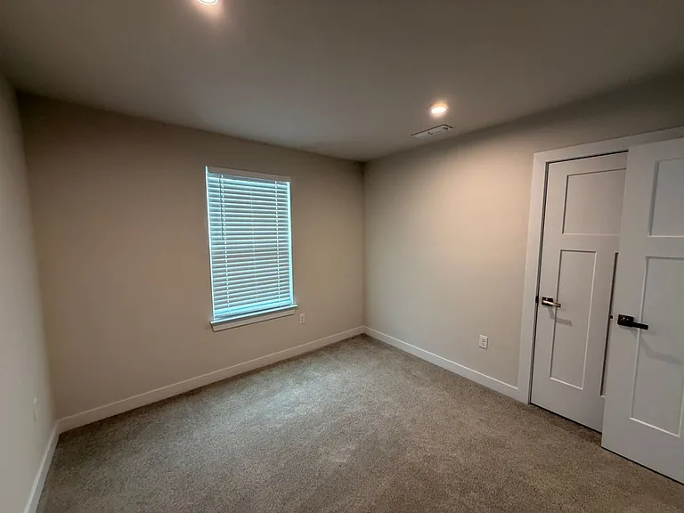 935 Green Valley — Photo 18