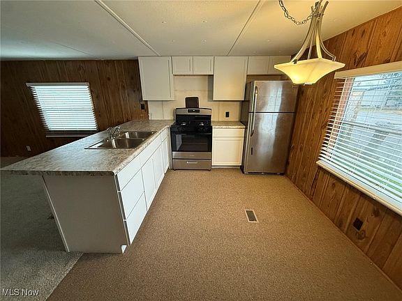 4th image of 608 Karen Ave NW