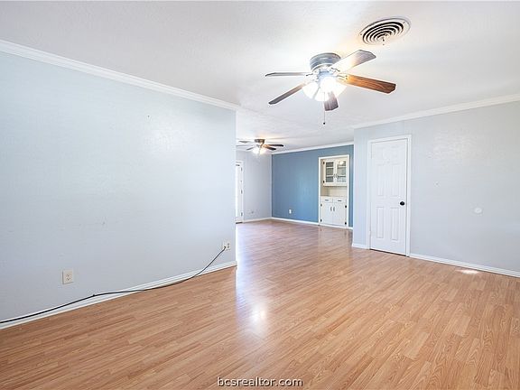 5th image of 1209 Woodson Ln