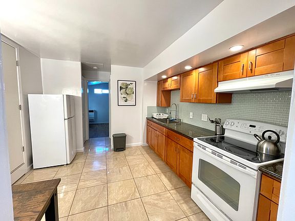 5th image of 532 Moonrise Ln #B