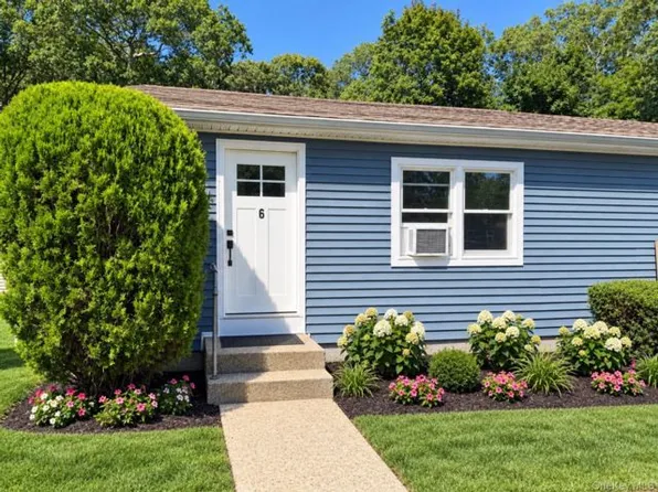 305 Smithtown Blvd APT 6, Nesconset, NY 11767