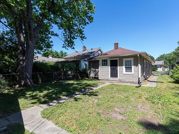 2nd image of 742 N Bradley Ave