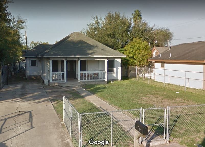 1st image of 112 W 8th St