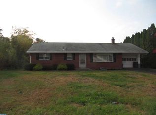 712 Chew St, Hamburg, PA 19526