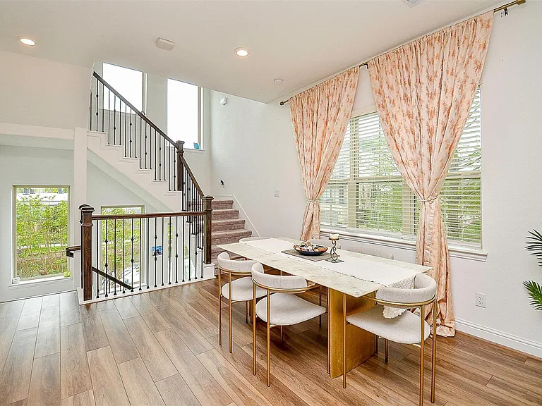 11021 Mikula Dr — Photo 11