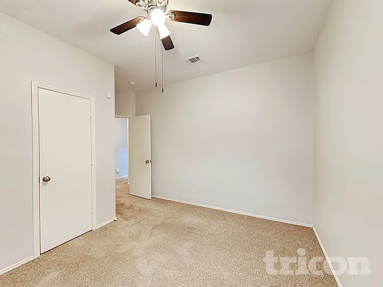 1615 Hillside Dr — Photo 14