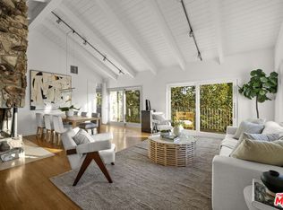 2745 La Cuesta Dr, Los Angeles, CA 90046