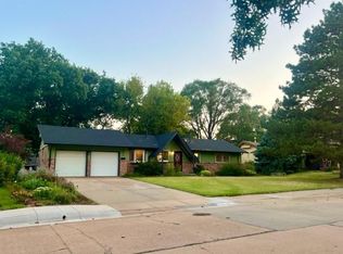 2020 Queens Rd, Salina, KS 67401