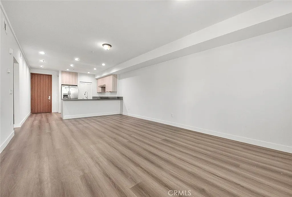 3 bed, 1157 sqft, $2,726 — Photo 3