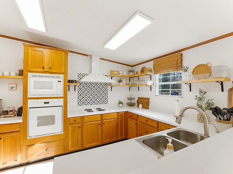 616 Layman Cir — Photo 13