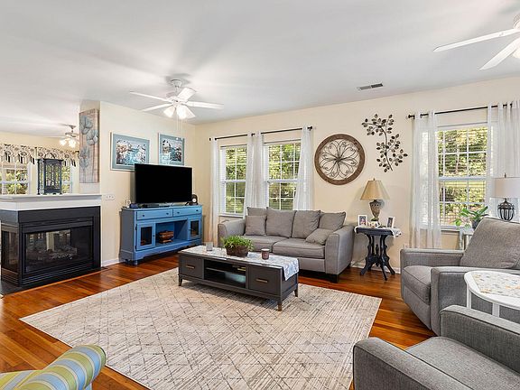5th image of 1123 Saint Pauls Parrish Ln