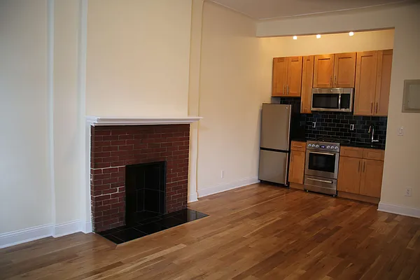 Rented by Waverly Realty Associates | media 17