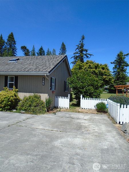 3rd image of 145 Emerald Drive