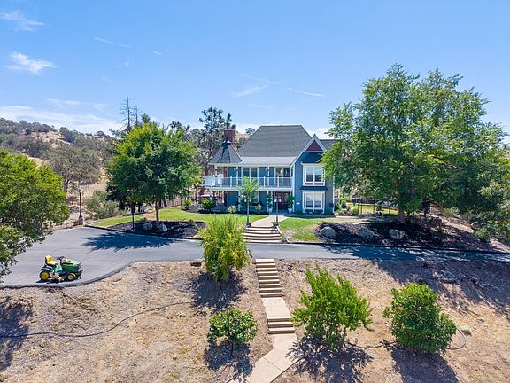 2nd image of 22706 Stagecoach Ln