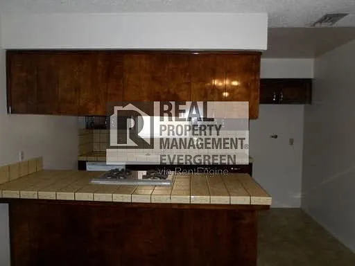 3 bed, 2.0 bath, 1252 sqft, $1,795 — Photo 3