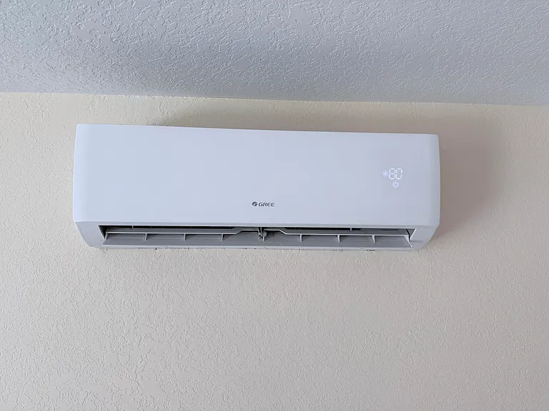 Mini split A/C in master bedroom