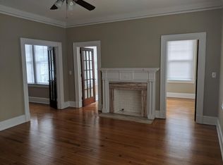 320 E Victory Dr, Savannah, GA 31401