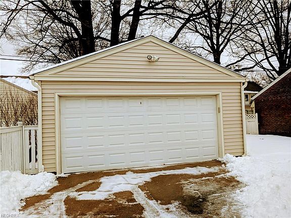 2nd image of 3139 W 165th St