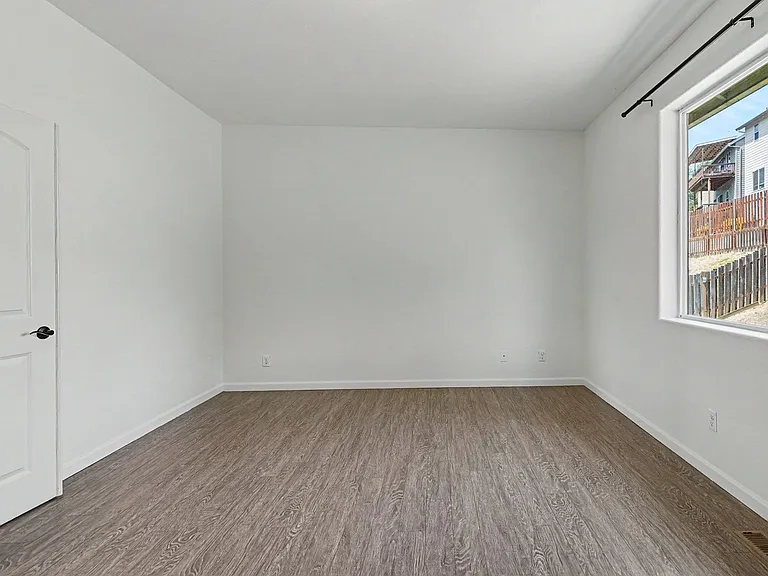 2495 Benjamin Ave NW — Photo 23