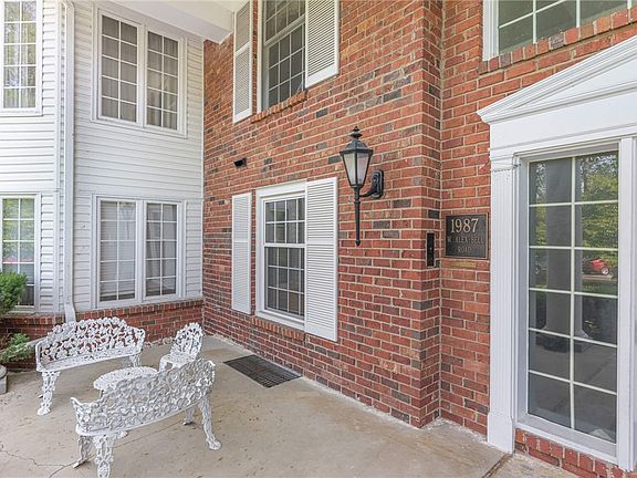 2nd image of 1987 W Alex Bell Rd APT 4