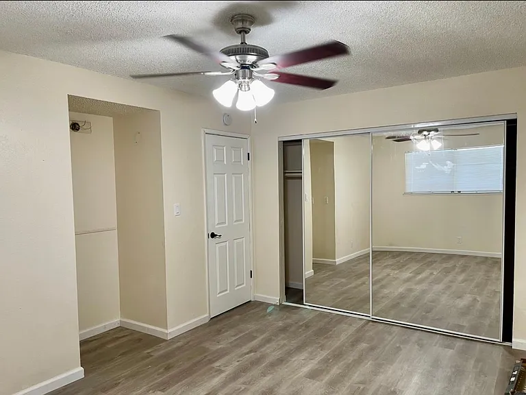 3406 Hidden Oak Ct — Photo 6