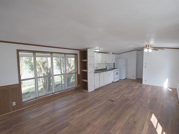 3rd image of 752 Ronnie Ln