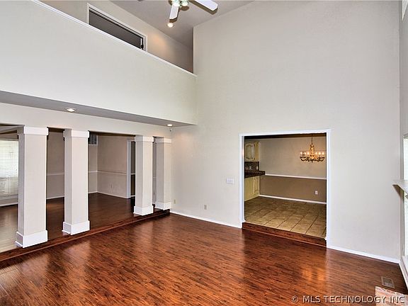 5th image of 1001 N Willow Ave