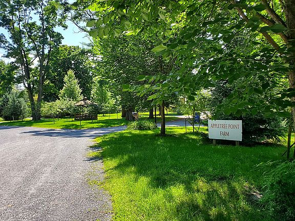 Enter Appletree Point Farm