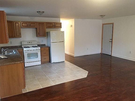 1st image of 386 Manton Ave APT 2