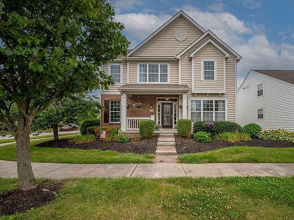 3rd image of 753 Woodbend Dr
