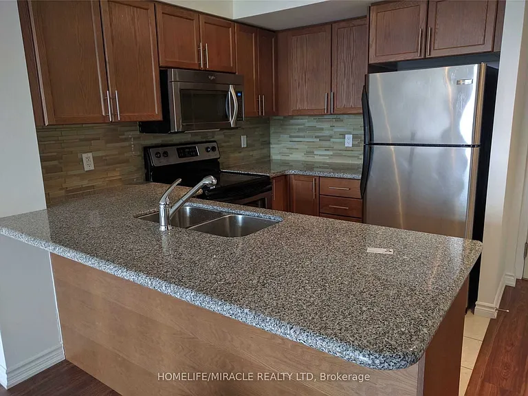 18 Harding Blvd #1216 — Photo 5