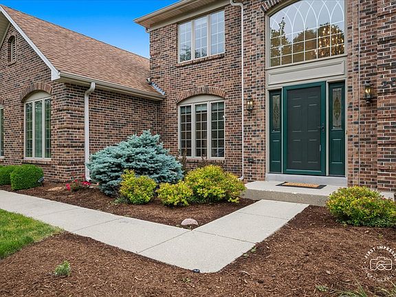 2nd image of 202 Windsor Cir