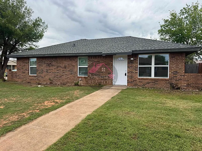3601 Purdue Ln — Photo 1