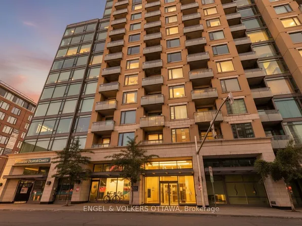 238 Besserer St #213, Ottawa, ON K1N 6B1