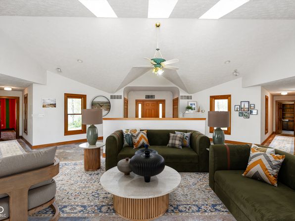 6780 E Woodland Ct, Mooresville, IN 46158