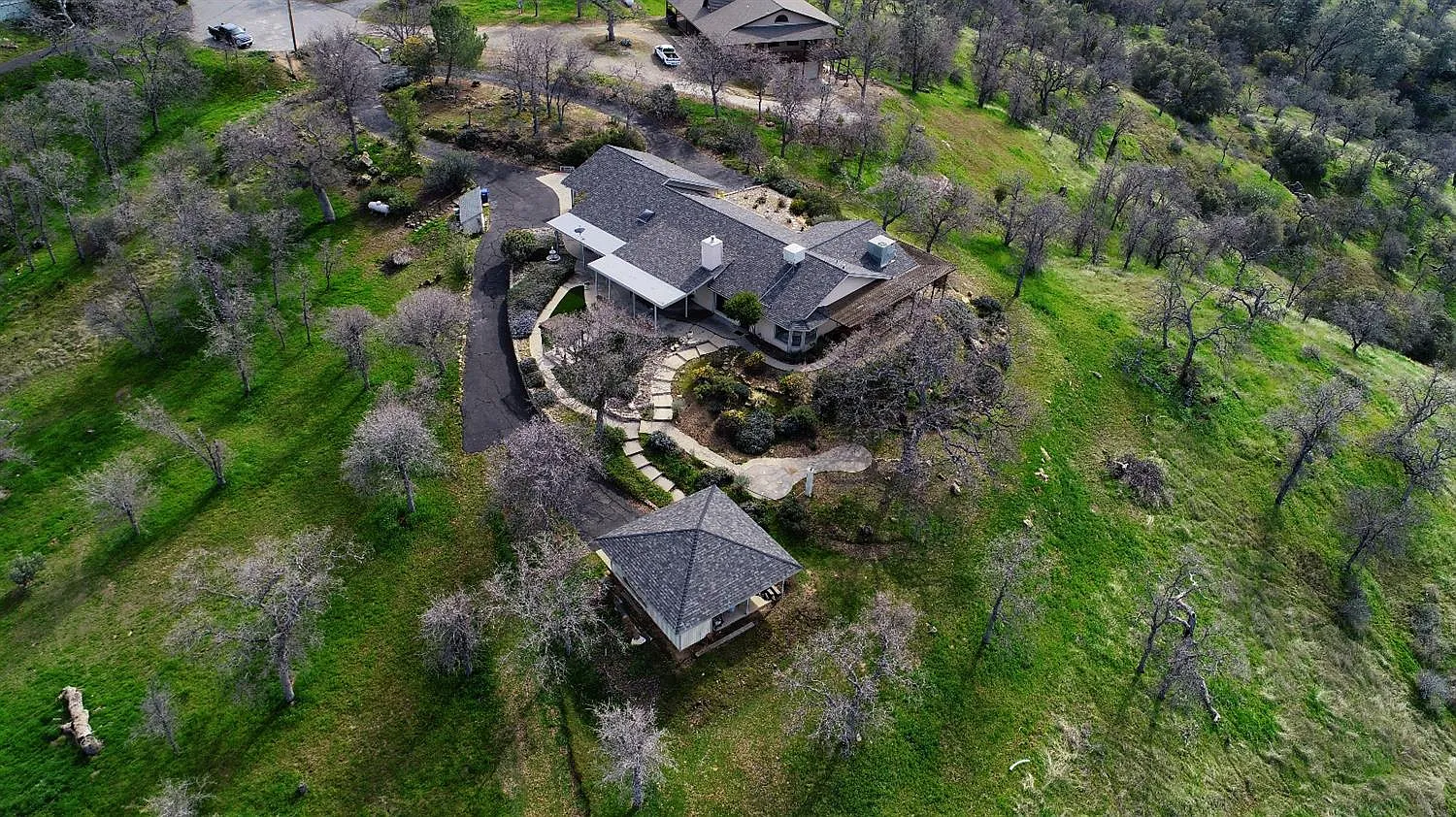 41375 Roaring River Way photo 1