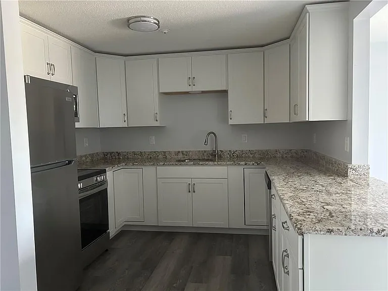 728 Beverage Hill Ave #16 — Photo 3