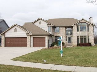 500 Ford Ln, Bartlett, IL