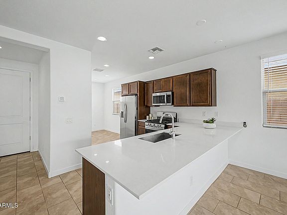 3rd image of 12550 W MORTEN Avenue