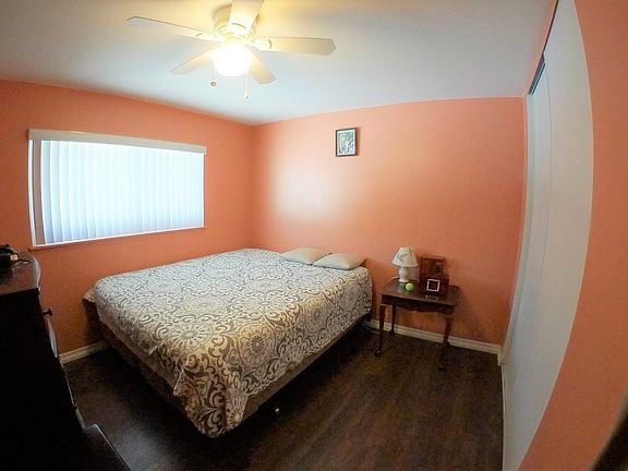 5th image of 522 W Avenue J9