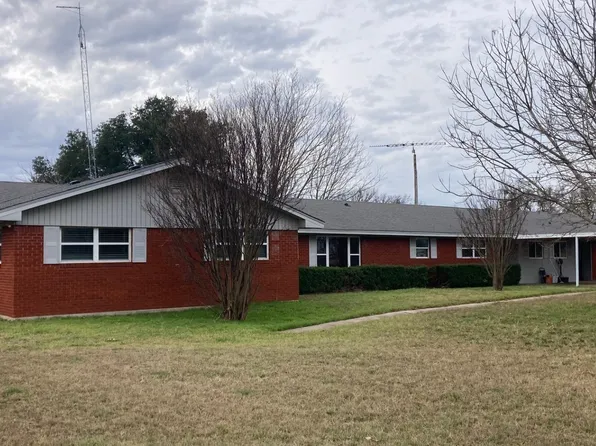 281 Lakeside Dr, China Spring, TX 76633